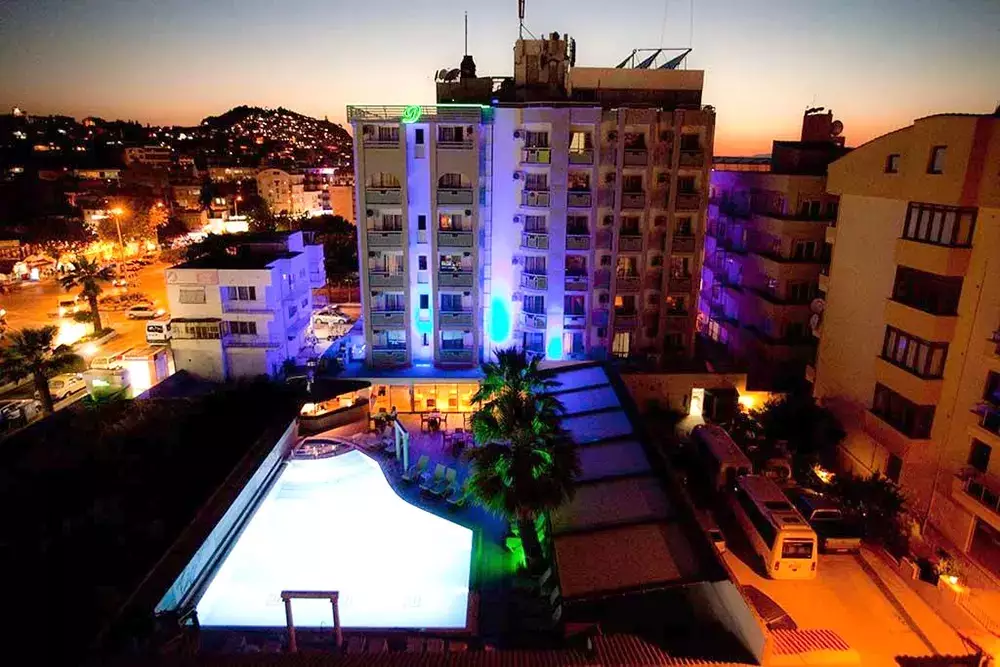 هتل داباکلار کوش آداسی